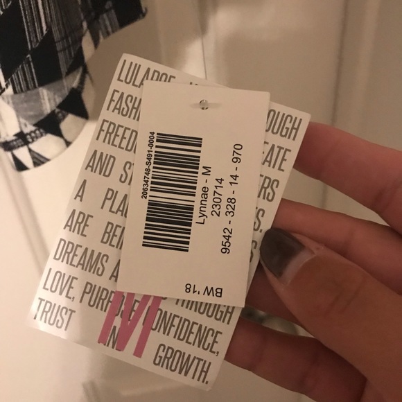 Lularoe Lynnae - Black White Diamond - Medium - Picture 2 of 5